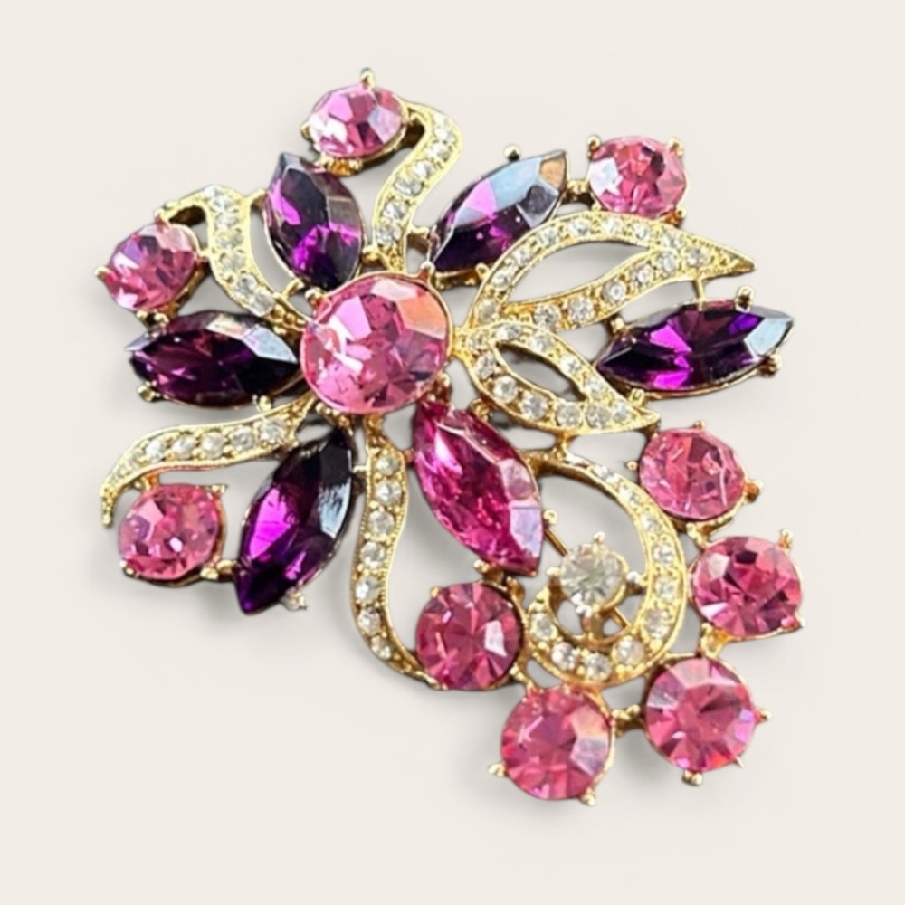 Vintage y2k brooch colorful gold tone costume piece regency feminine old money
